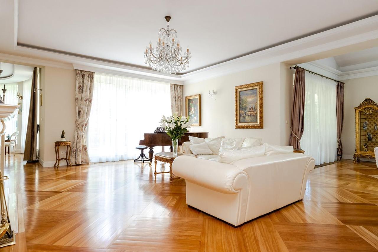 Luxury Villa Indoor Pool Warsaw Magdalenka 外观 照片