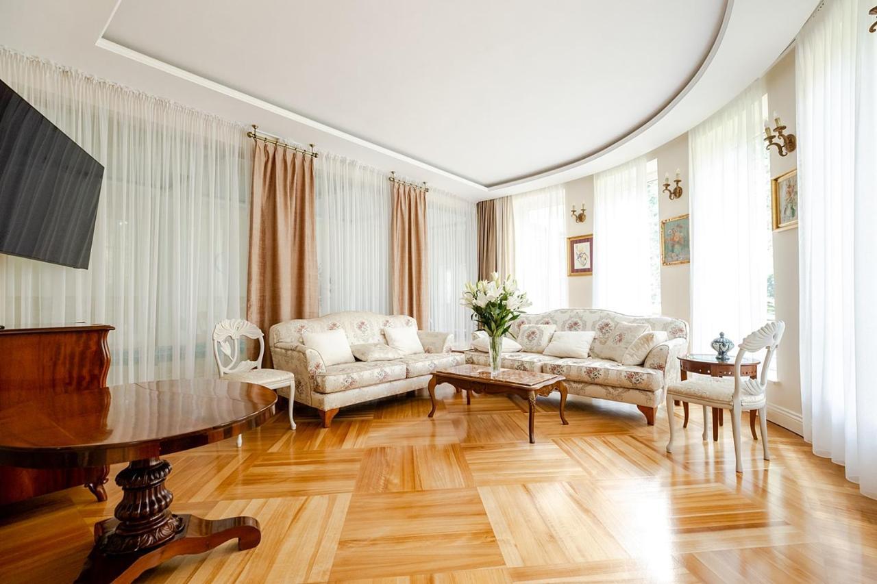 Luxury Villa Indoor Pool Warsaw Magdalenka 外观 照片