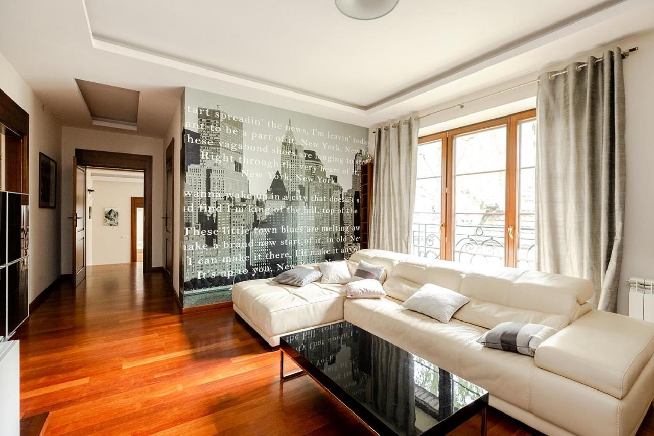 Luxury Villa Indoor Pool Warsaw Magdalenka 外观 照片