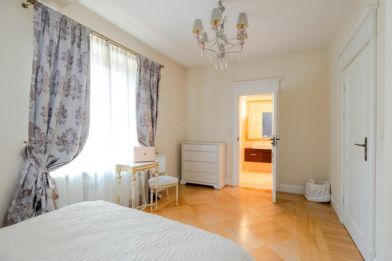 Luxury Villa Indoor Pool Warsaw Magdalenka 外观 照片
